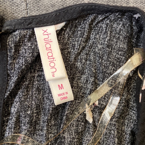 Xhilaration deep V-neck Floral romper, Medium black - Picture 6 of 7